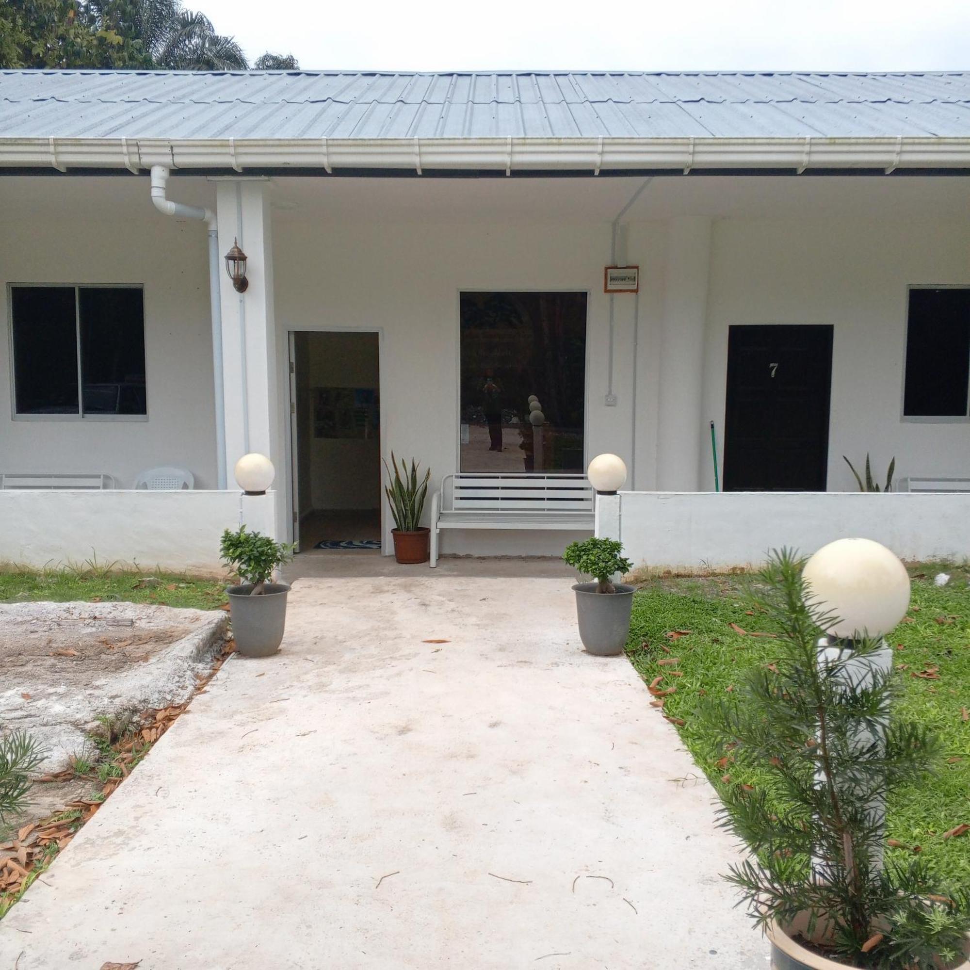 Sukau Tomanggong View Bed & Breakfast Exteriör bild